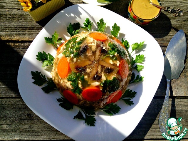 Холодец из индейки с куриными потрошками