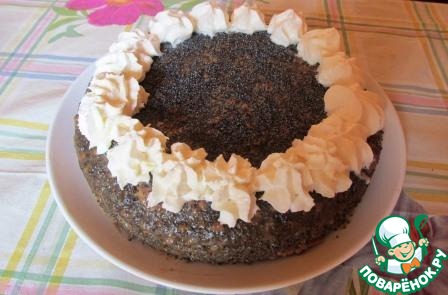 Poppy seed cake with caramel filling