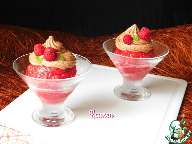 Raspberry Granita with chocolate mousse