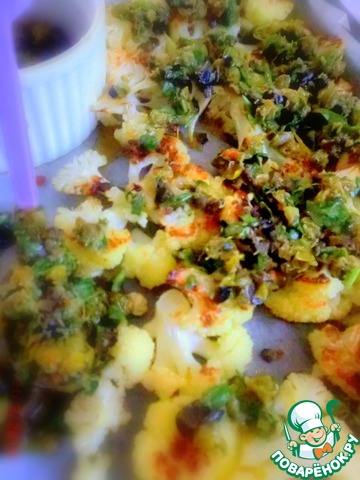 Стейки из цветной капусты с оливками и зеленью