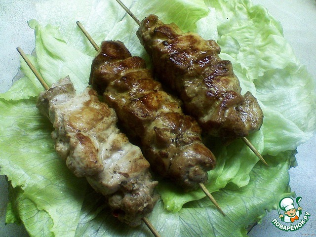 Homemade chicken kebabs on skewers