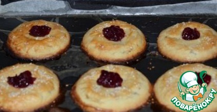 Biscuits with cranberry Apple sauce