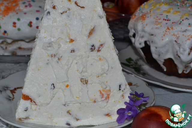 Easter cottage cheese with dried fruit and nuts