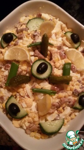 Salad with mushrooms and corn