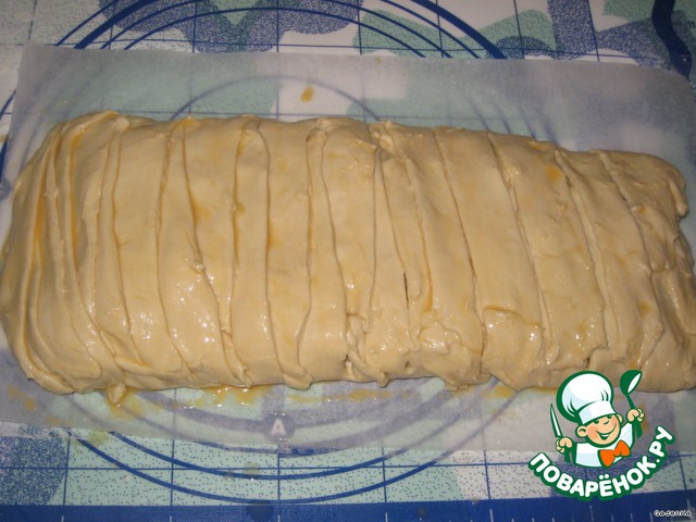 Pie with cabbage and cheese filling