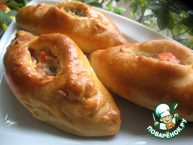 Pies with salmon