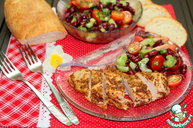 Bean salad with chicken in spices
