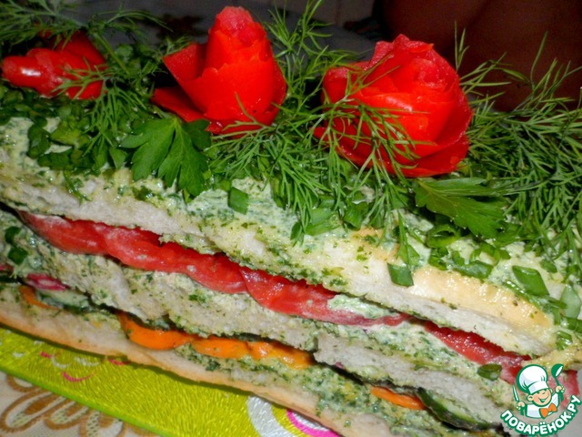 Сэндвич с овощами и шпинатным соусом