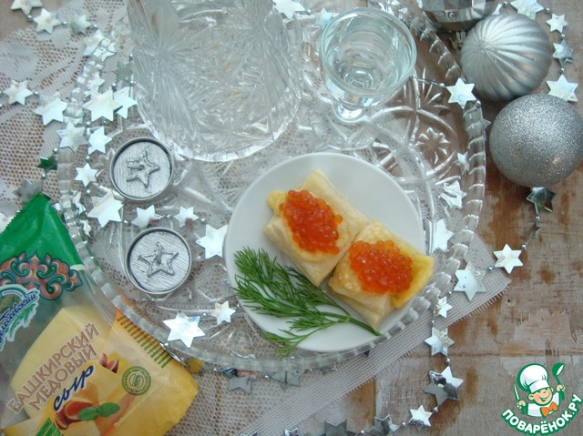 Канапе на слоёном тесте с икрой