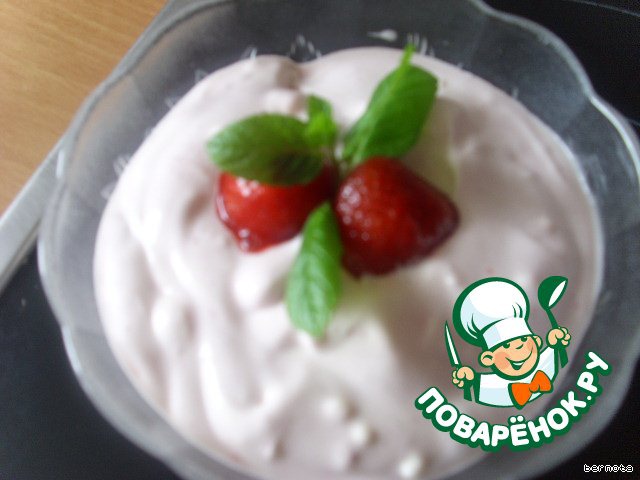 Mascarpone cream with strawberries