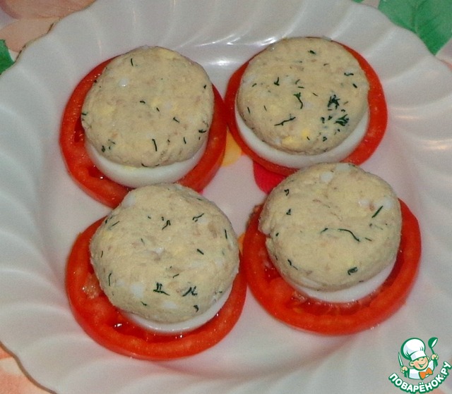 Fish pate on tomatoes