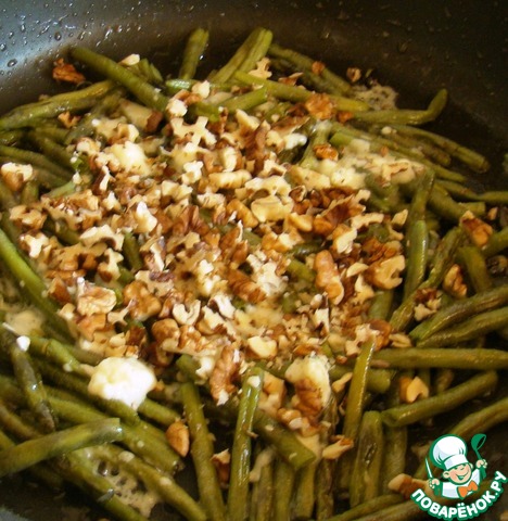 Зеленая фасоль с острым сыром
