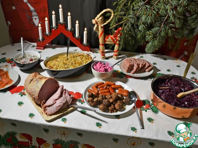 Красная капуста, тушенная с яблоками