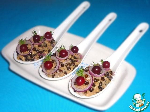 Рыбная закуска с чёрной чечевицей