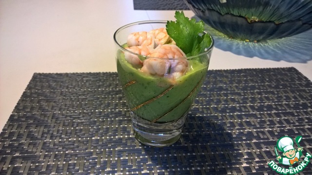 Коктейль из авокадо с креветками