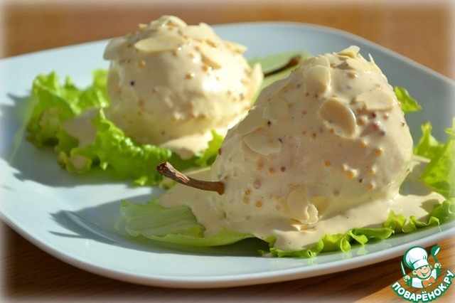 Sweet pears in spicy sauce