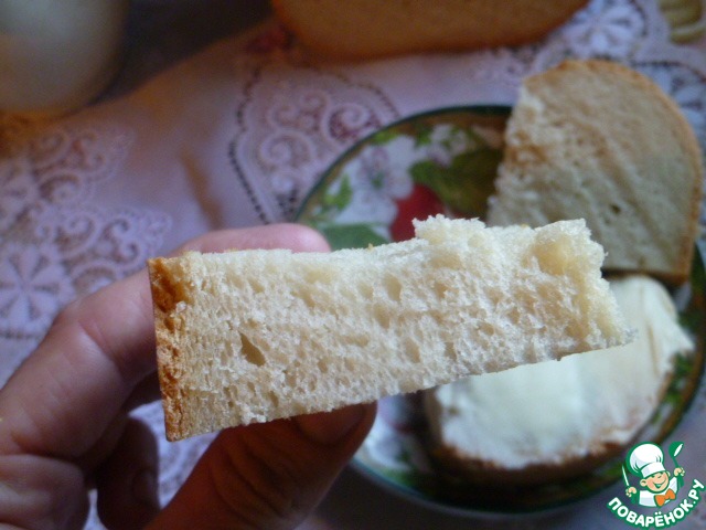 White sourdough bread in the bread maker