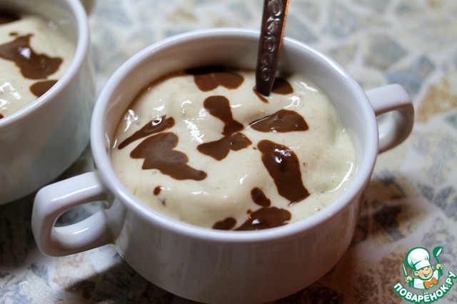 Banana ice cream with chocolate sauce