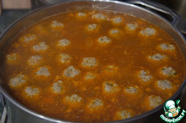 The hussar soup with meatballs
