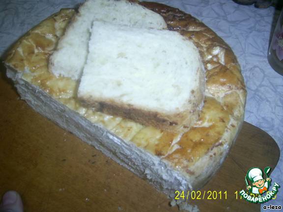 Bread with onions and cheese