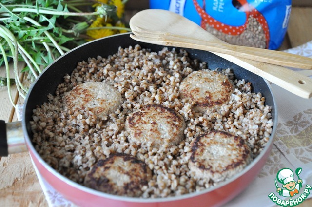 Buckwheat in Boyarsky in the pan