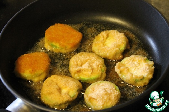 Жареные кабачки в кляре из нута