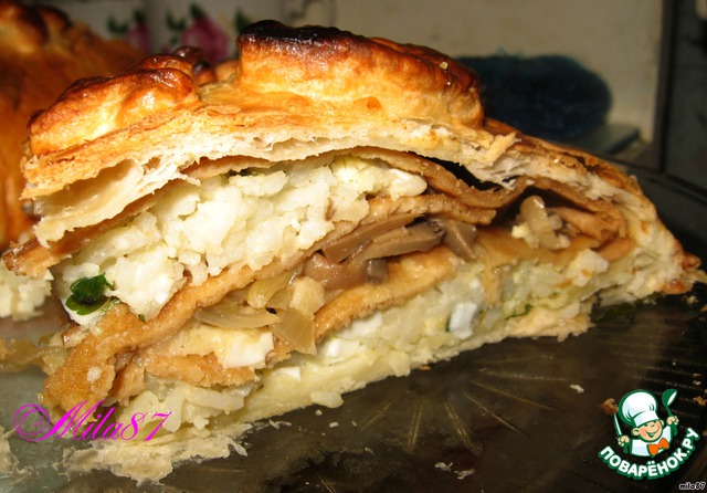 Cake of puff pastry with the pancakes 