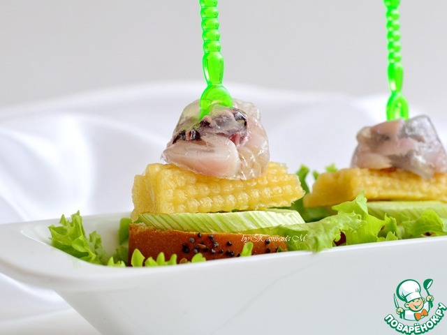 Канапе с желированной каракатицей