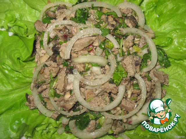 Salad of chicken liver with mushrooms and radish