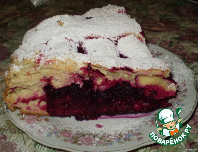 Pie with beetroot and cranberries