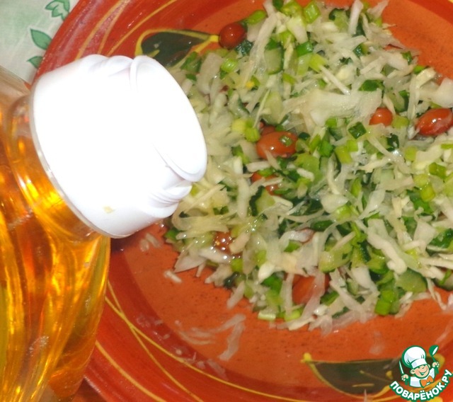 Cabbage salad with beans