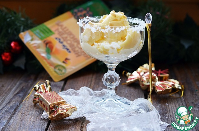 Cheese ice cream with honey champagne