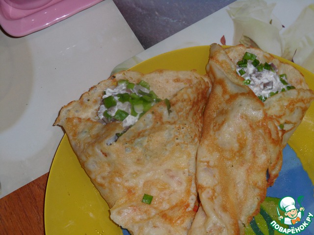 Кашка из селедки с луком с блинчиками на пиве