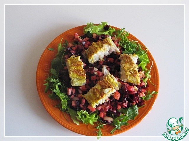 Salad with beets and fish curry