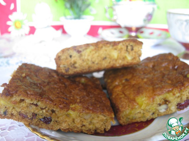 Lenten cake with oranges, nuts and candied fruit