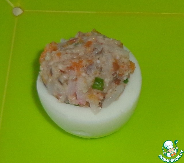 Яйца фаршированные фасолью и морковью