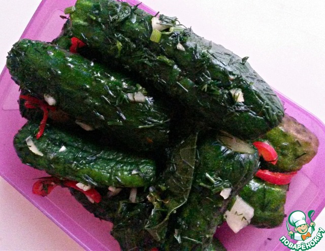 Малосольные огурцы в пакете