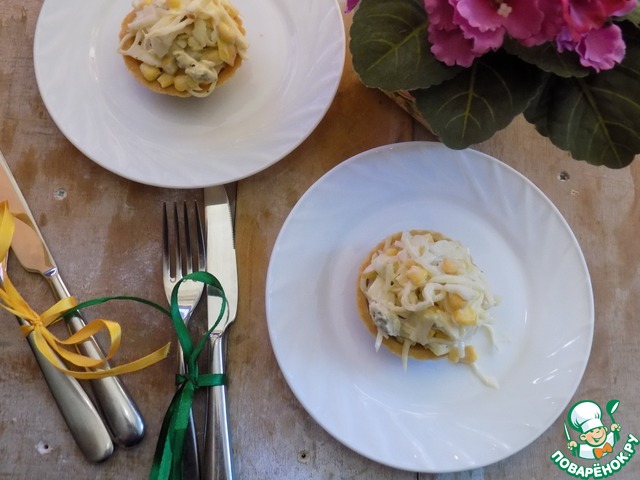 A light salad with white cabbage