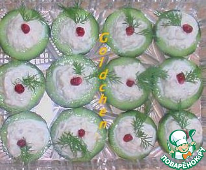 Огуречные колечки с муссом из копчёной форели