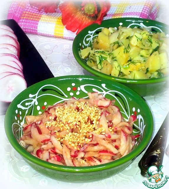 Салат из редиса с кунжутными семечками