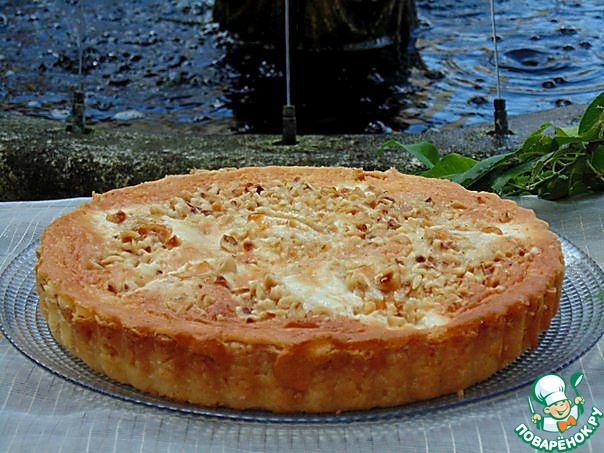 Italian pear tart with hazelnuts