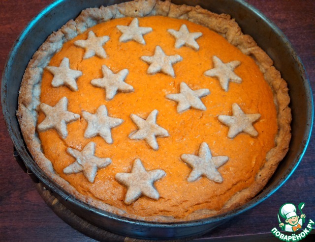 Spiced pumpkin-cheese pie