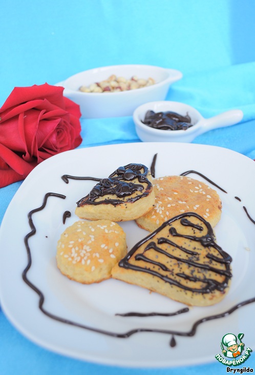 Cheese biscuits with sesame seeds and poppy seeds