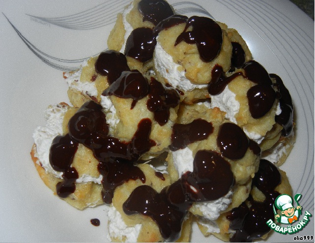 The profiteroles with hazelnuts