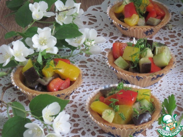 Тарталетки с диким рисом и овощами