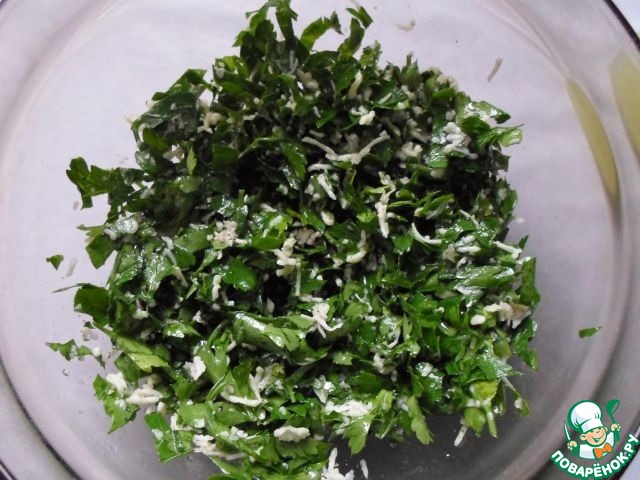 A quick salad with parsley and cheese