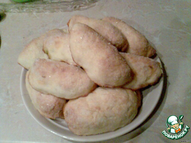 The tabs of the dough with marmalade