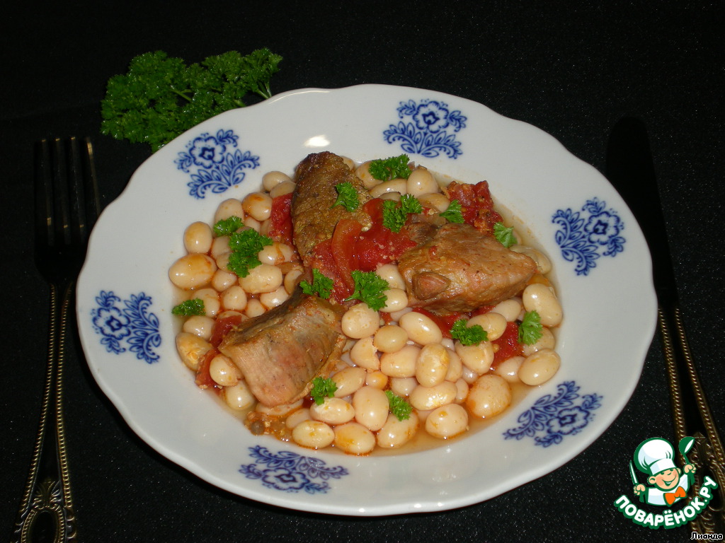 Beans with meat from the oven