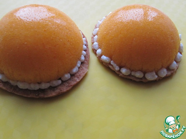 Peach Petit fours