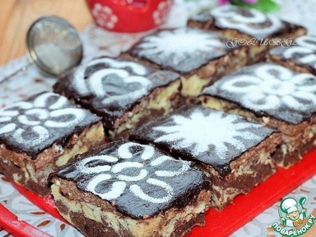 Cakes with cottage cheese and chocolate cream in a microwave